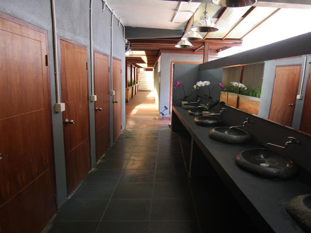 Kayun Hostel Downtown Kuta Lombok Quarto foto